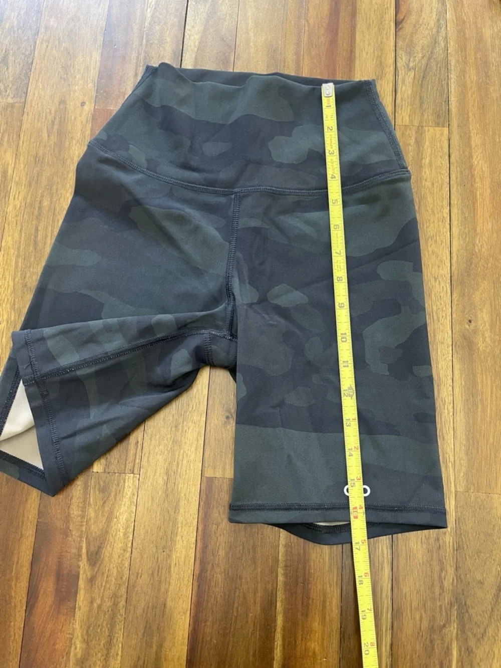 Alo High-Waist Camo Biker Shorts